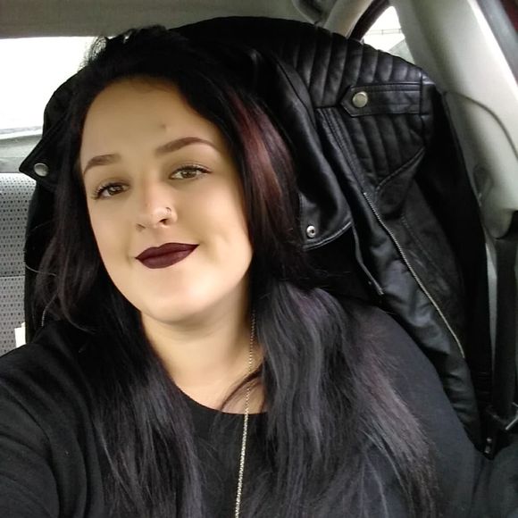 Meet your Posher, Makayla - Picture 1 of 1